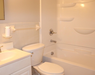 2804 Newark Drive - Photo Thumbnail 4