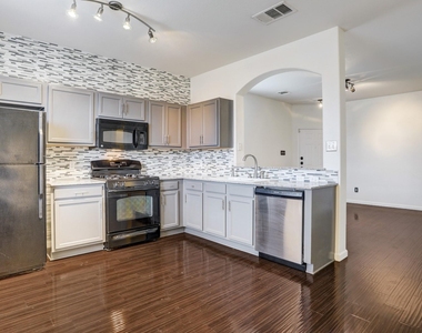 14608 Walt Whitman Trl - Photo Thumbnail 4