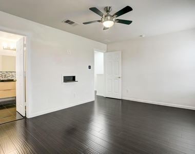 14608 Walt Whitman Trl - Photo Thumbnail 8