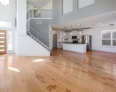 5809 Swayden Ln - Photo Thumbnail 2
