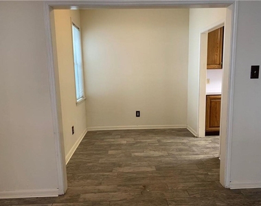 2529 Rio Grande St - Photo Thumbnail 6