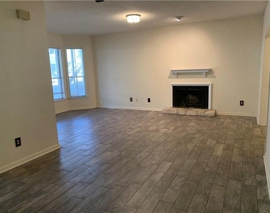 2529 Rio Grande St - Photo Thumbnail 1