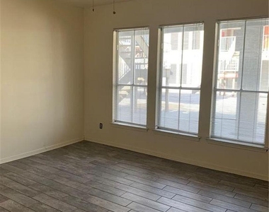 2529 Rio Grande St - Photo Thumbnail 2