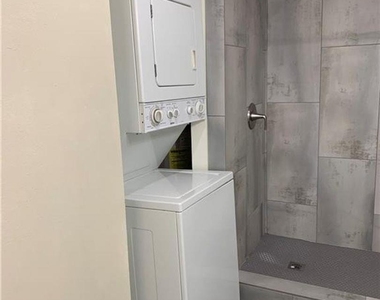 2529 Rio Grande St - Photo Thumbnail 8