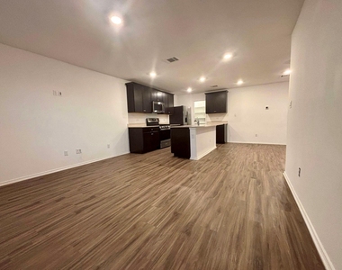 176 Andross Ln - Photo Thumbnail 5