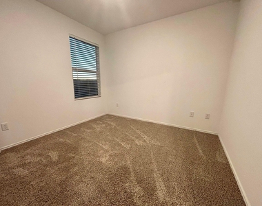 176 Andross Ln - Photo Thumbnail 12