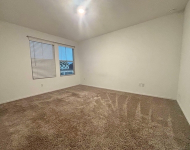 176 Andross Ln - Photo Thumbnail 8