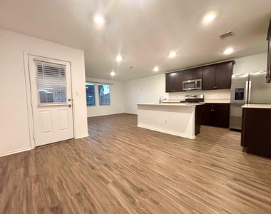 176 Andross Ln - Photo Thumbnail 3