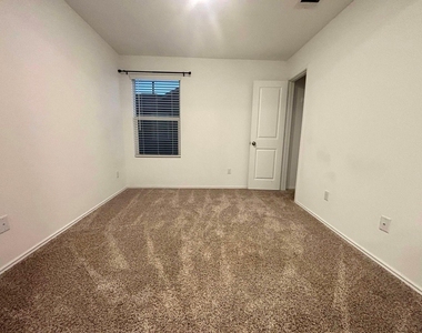 176 Andross Ln - Photo Thumbnail 11