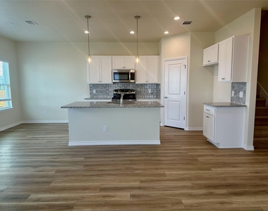 515 War Admiral Dr - Photo Thumbnail 5