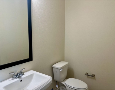 515 War Admiral Dr - Photo Thumbnail 10