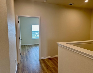 515 War Admiral Dr - Photo Thumbnail 14