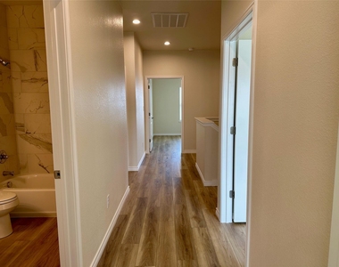 515 War Admiral Dr - Photo Thumbnail 13