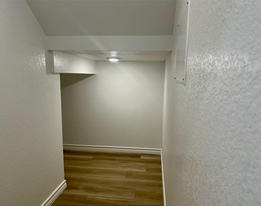 515 War Admiral Dr - Photo Thumbnail 11