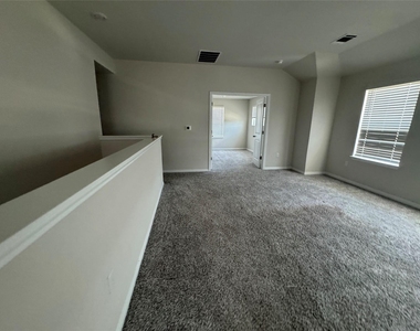 6400 Rounded Pebble Ln - Photo Thumbnail 9
