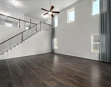 16905 Casanova Ave - Photo Thumbnail 5