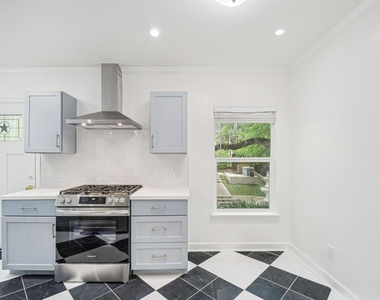1205 Alta Vista Ave - Photo Thumbnail 8