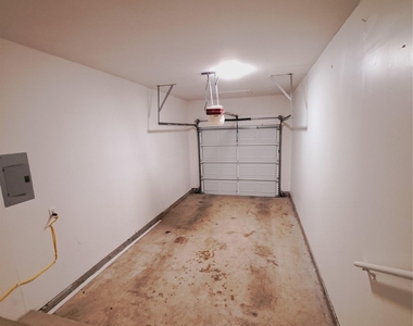 6703 Hill Oaks Dr - Photo Thumbnail 18