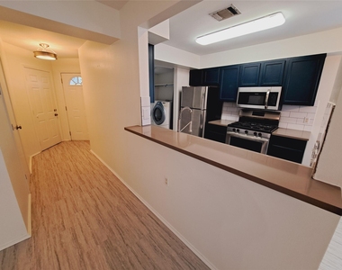 6703 Hill Oaks Dr - Photo Thumbnail 1