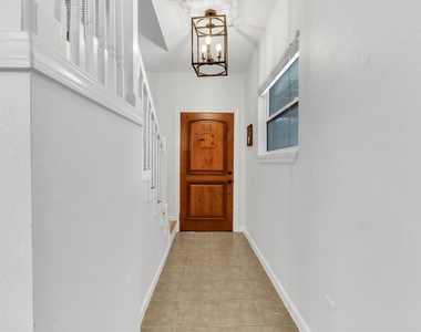 612 Mockingbird Dr - Photo Thumbnail 2