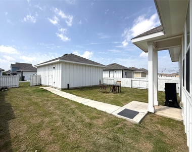 133 Fabion St - Photo Thumbnail 13