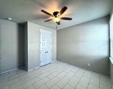 133 Fabion St - Photo Thumbnail 11
