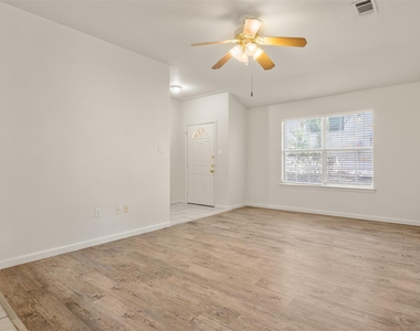 21513 Pershing Ave - Photo Thumbnail 9
