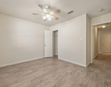21513 Pershing Ave - Photo Thumbnail 6
