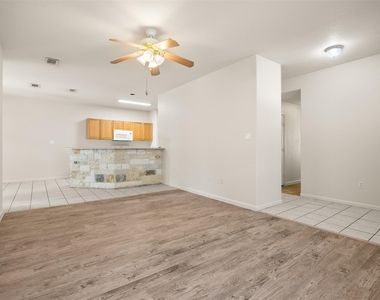 21513 Pershing Ave - Photo Thumbnail 8