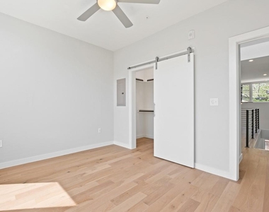 2002 E 7th St - Photo Thumbnail 23
