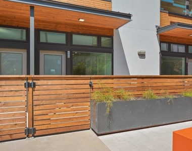 2002 E 7th St - Photo Thumbnail 5