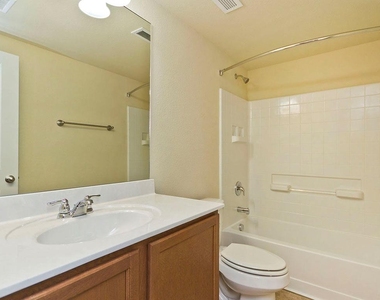 335 Rachel St - Photo Thumbnail 23