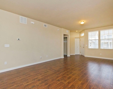 335 Rachel St - Photo Thumbnail 10