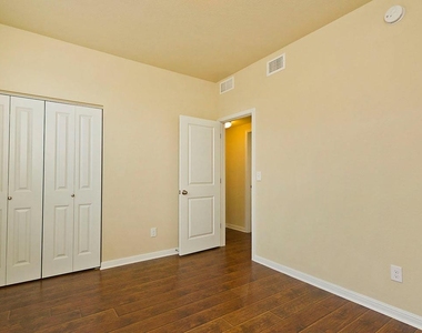 335 Rachel St - Photo Thumbnail 20