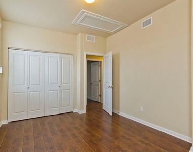 335 Rachel St - Photo Thumbnail 22