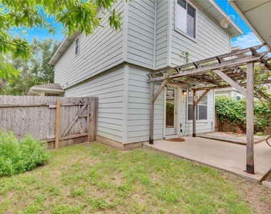 2212 Melissa Oaks Ln - Photo Thumbnail 32