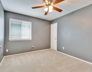 2212 Melissa Oaks Ln - Photo Thumbnail 21