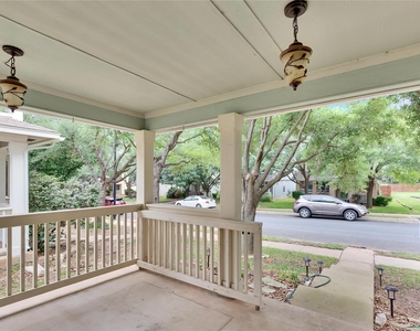2212 Melissa Oaks Ln - Photo Thumbnail 5