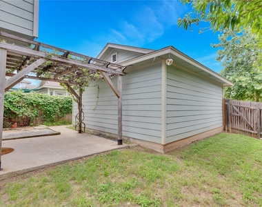 2212 Melissa Oaks Ln - Photo Thumbnail 30