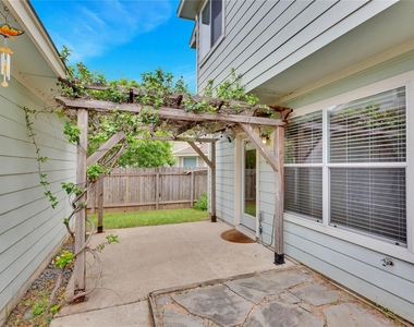 2212 Melissa Oaks Ln - Photo Thumbnail 33