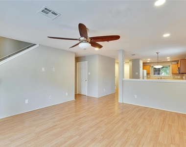 2212 Melissa Oaks Ln - Photo Thumbnail 13