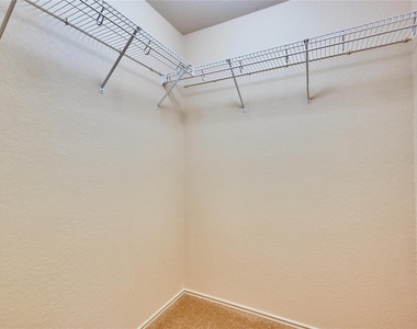 2212 Melissa Oaks Ln - Photo Thumbnail 28