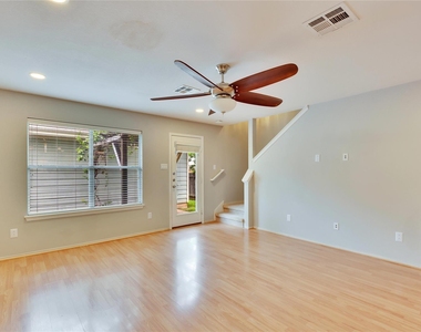 2212 Melissa Oaks Ln - Photo Thumbnail 12
