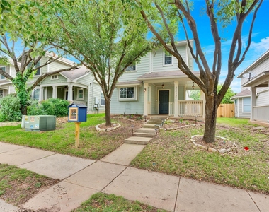 2212 Melissa Oaks Ln - Photo Thumbnail 3