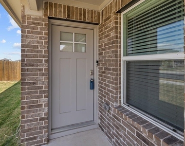 14013 Heywood Dr - Photo Thumbnail 9