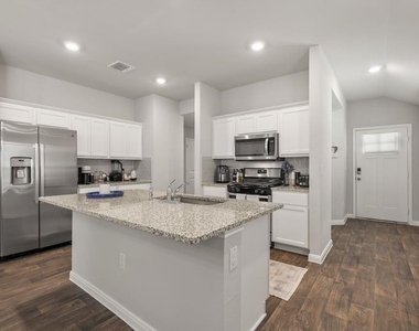 14013 Heywood Dr - Photo Thumbnail 4