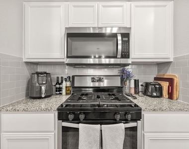 14013 Heywood Dr - Photo Thumbnail 19