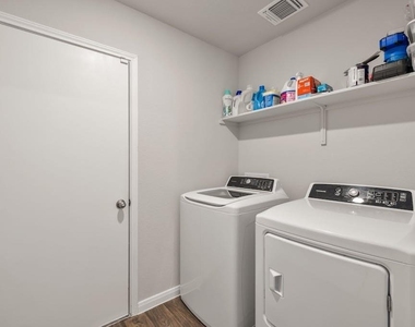 14013 Heywood Dr - Photo Thumbnail 8