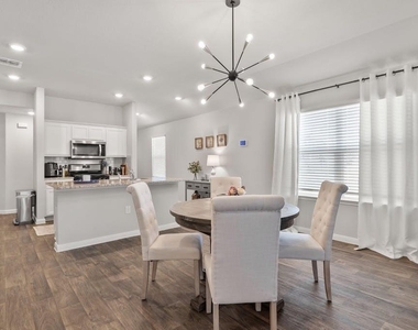 14013 Heywood Dr - Photo Thumbnail 3