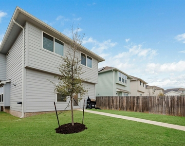 9605 Grapevine Leaf Dr - Photo Thumbnail 13